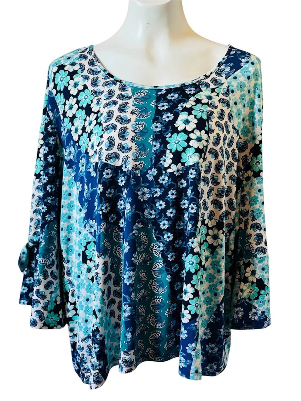 Southern Lady Blue Floral Patchwork Bell Sleeve Top Like New